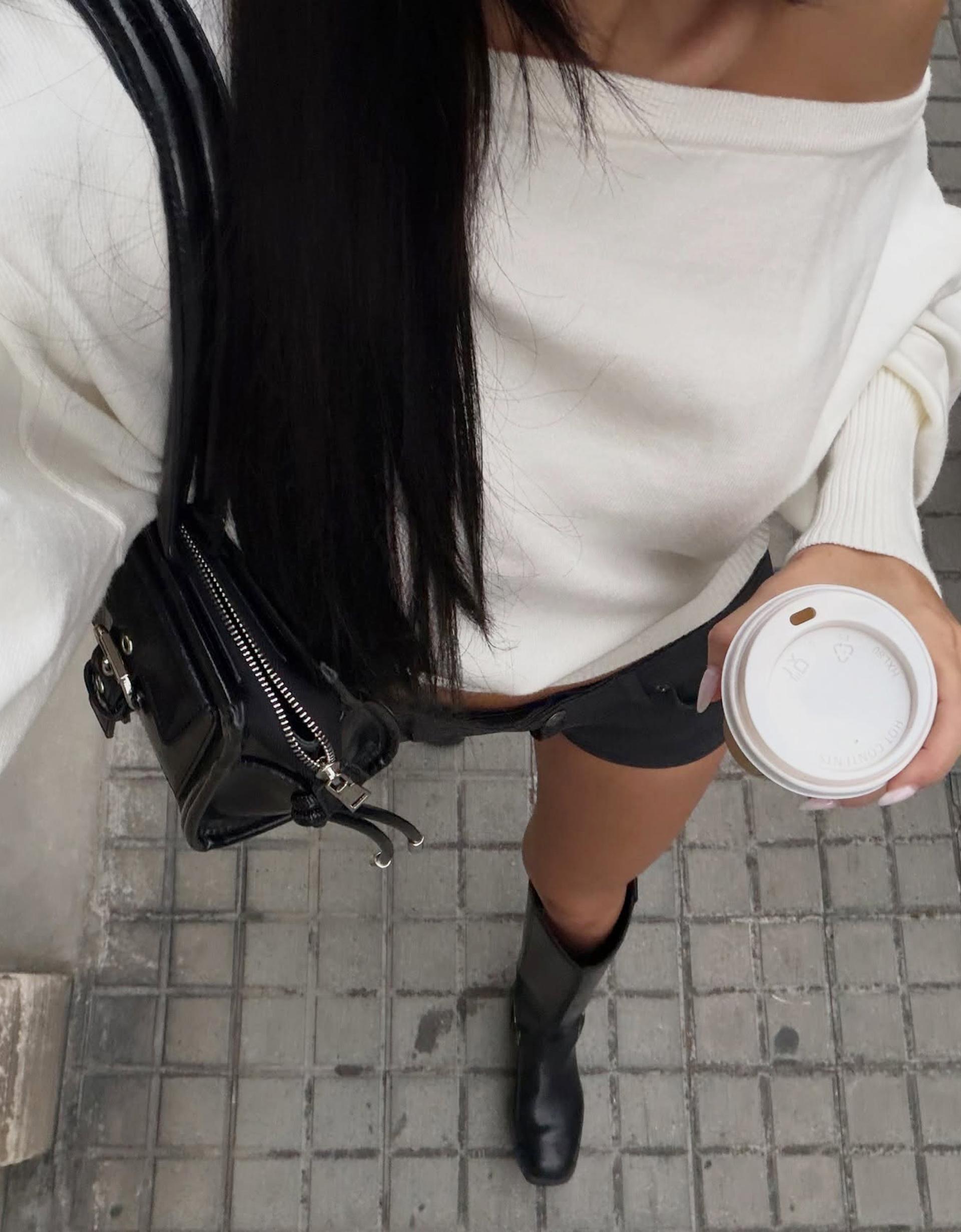 Luné | Asymmetric Sweater