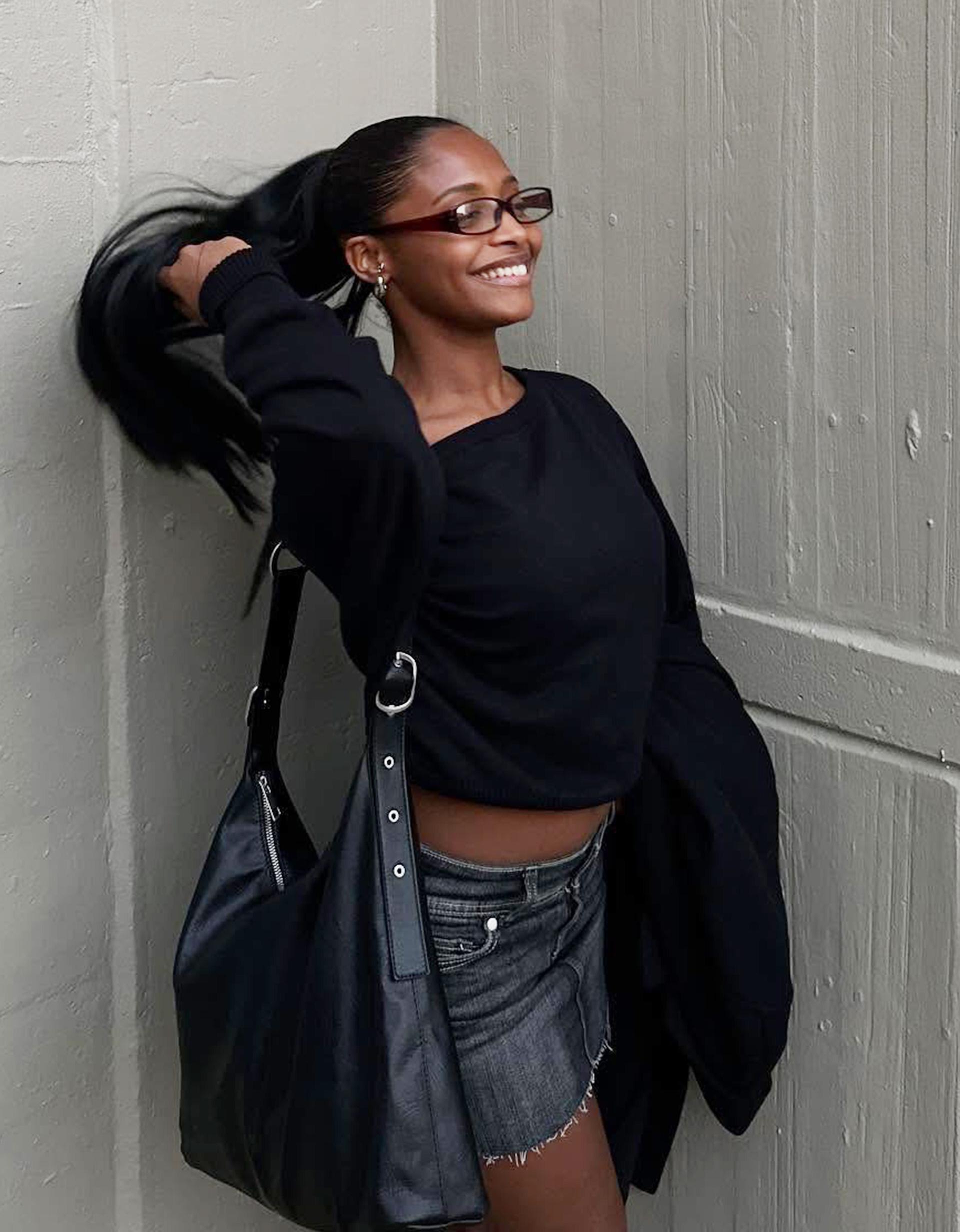 Luné | Asymmetric Sweater